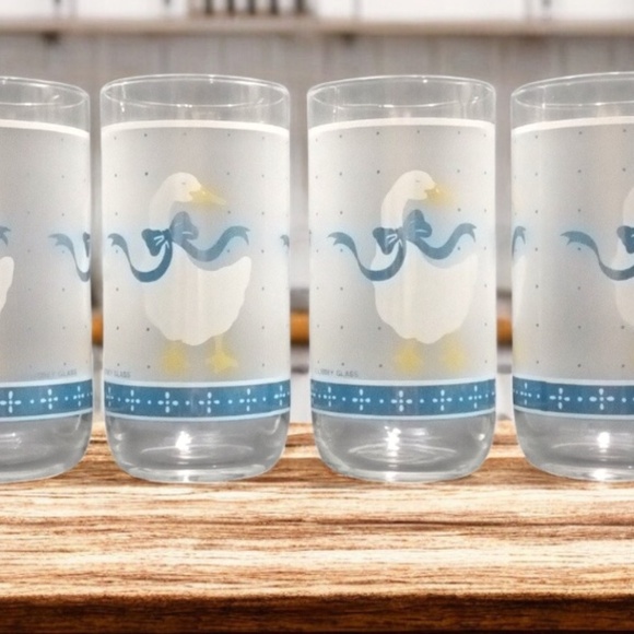 Set 4 Libby Frosted Drinking Glasses Cottagecore Goose Duck Blue Ribbons VTG 6" - Picture 3 of 13